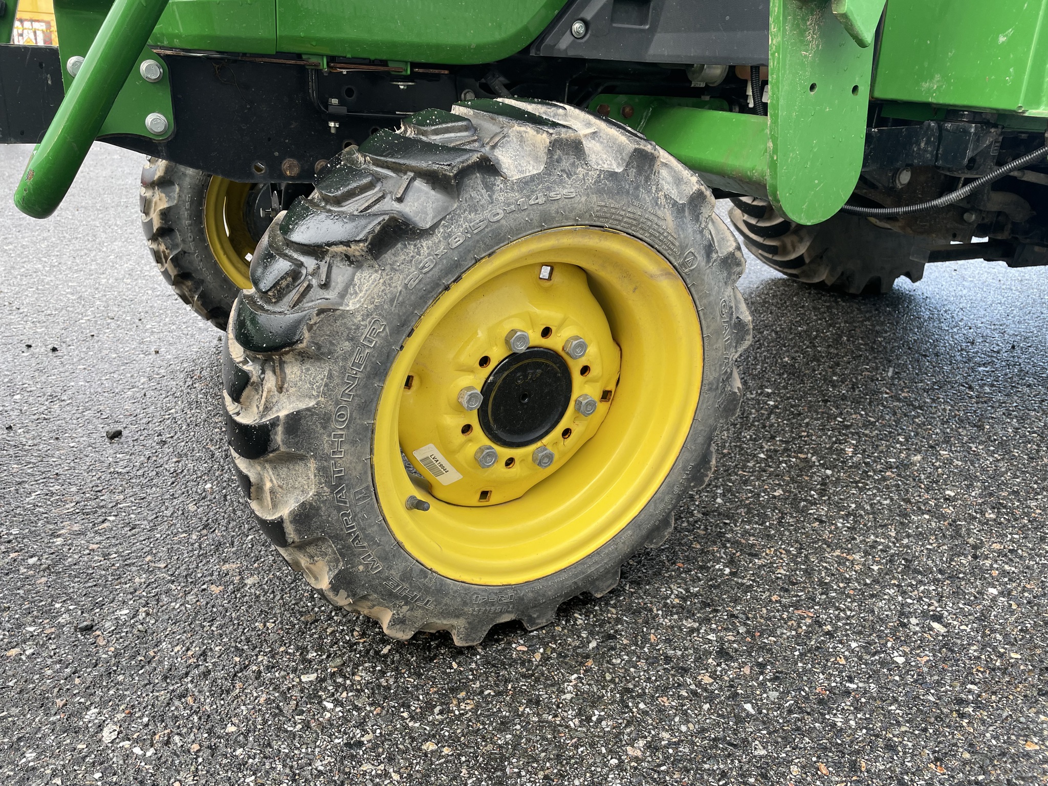 2022 John Deere 2032R Image 20