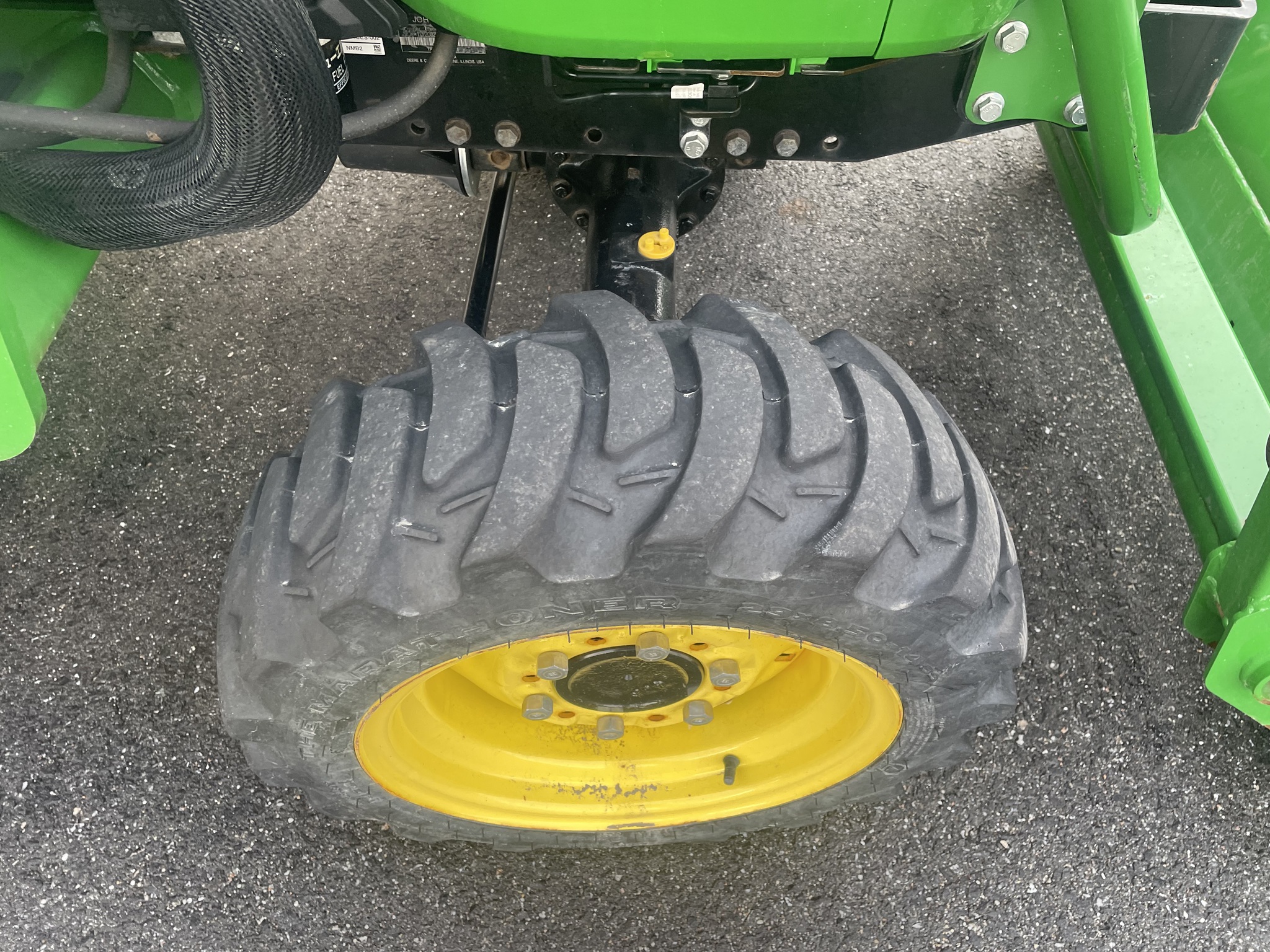 2022 John Deere 2032R Image 26