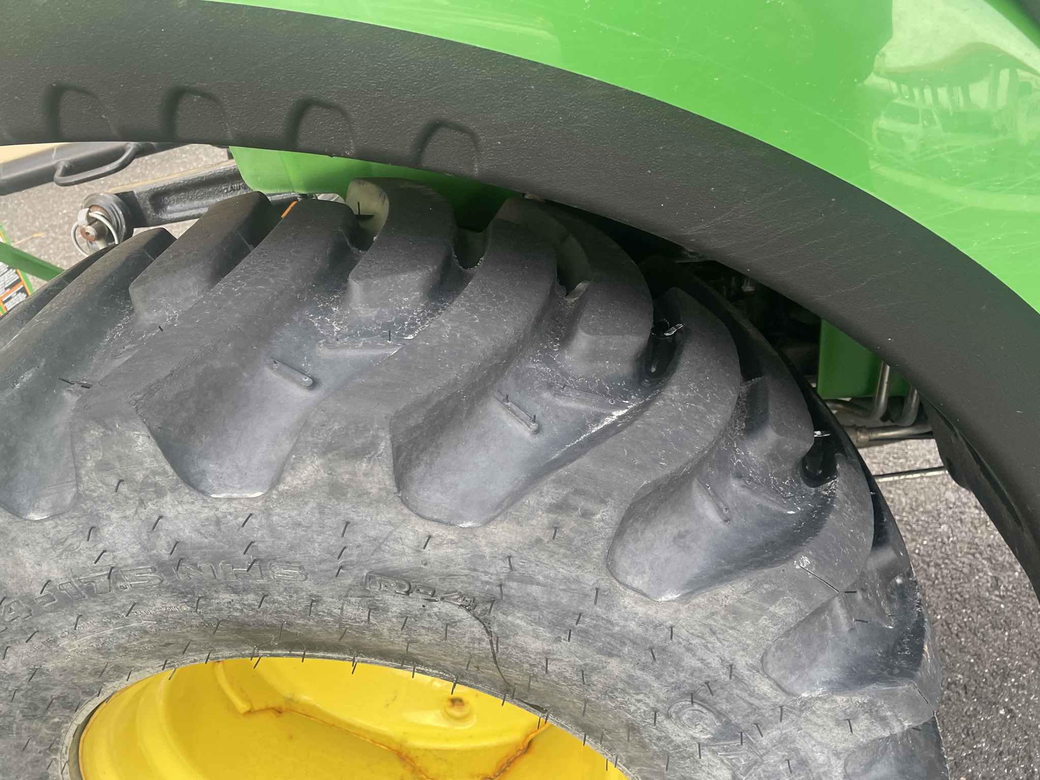 2022 John Deere 2032R Image 27