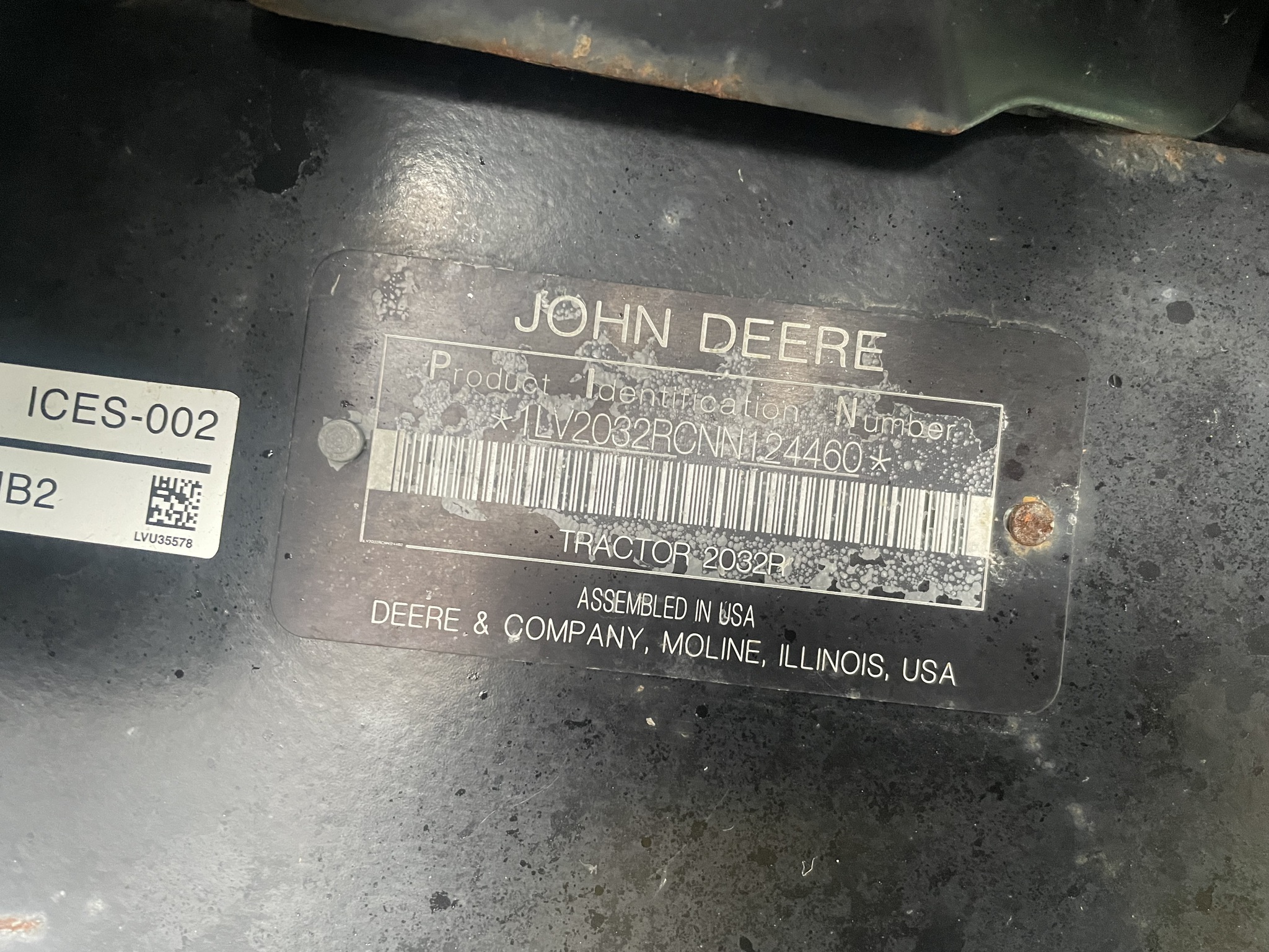 2022 John Deere 2032R Image 28
