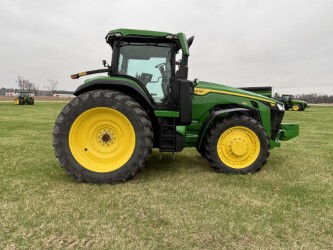  2025 John Deere 8R 250 at Heritage Tractor in Lacon, IL