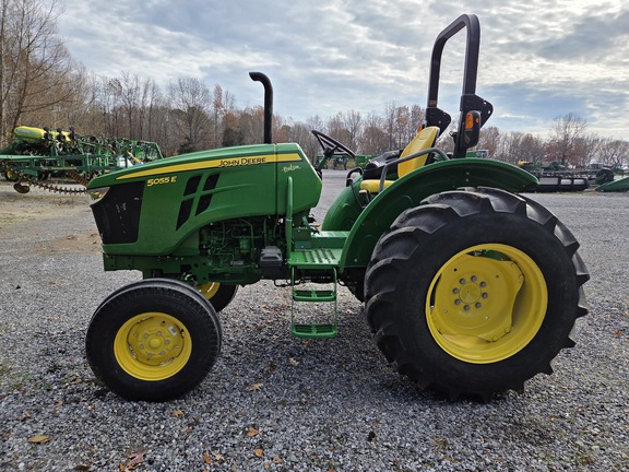 Photo of 2022 John Deere 5055E