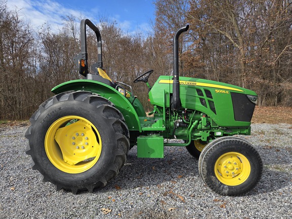 Photo of 2022 John Deere 5055E