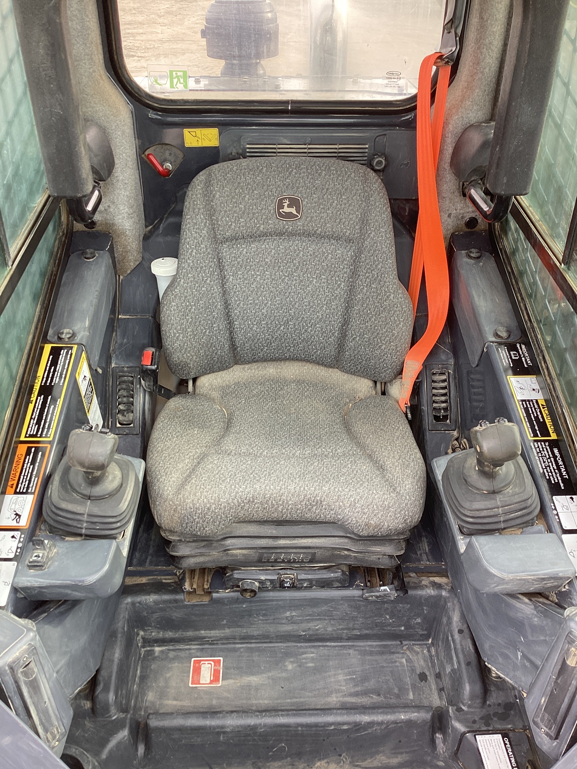 2023 John Deere 333G Image 10