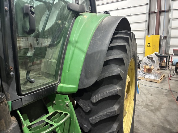 2010 John Deere 7330 (15th thumbnail)