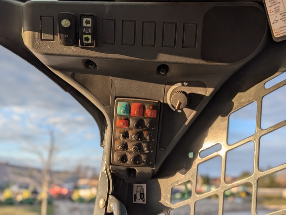 2022 John-Deere 325G