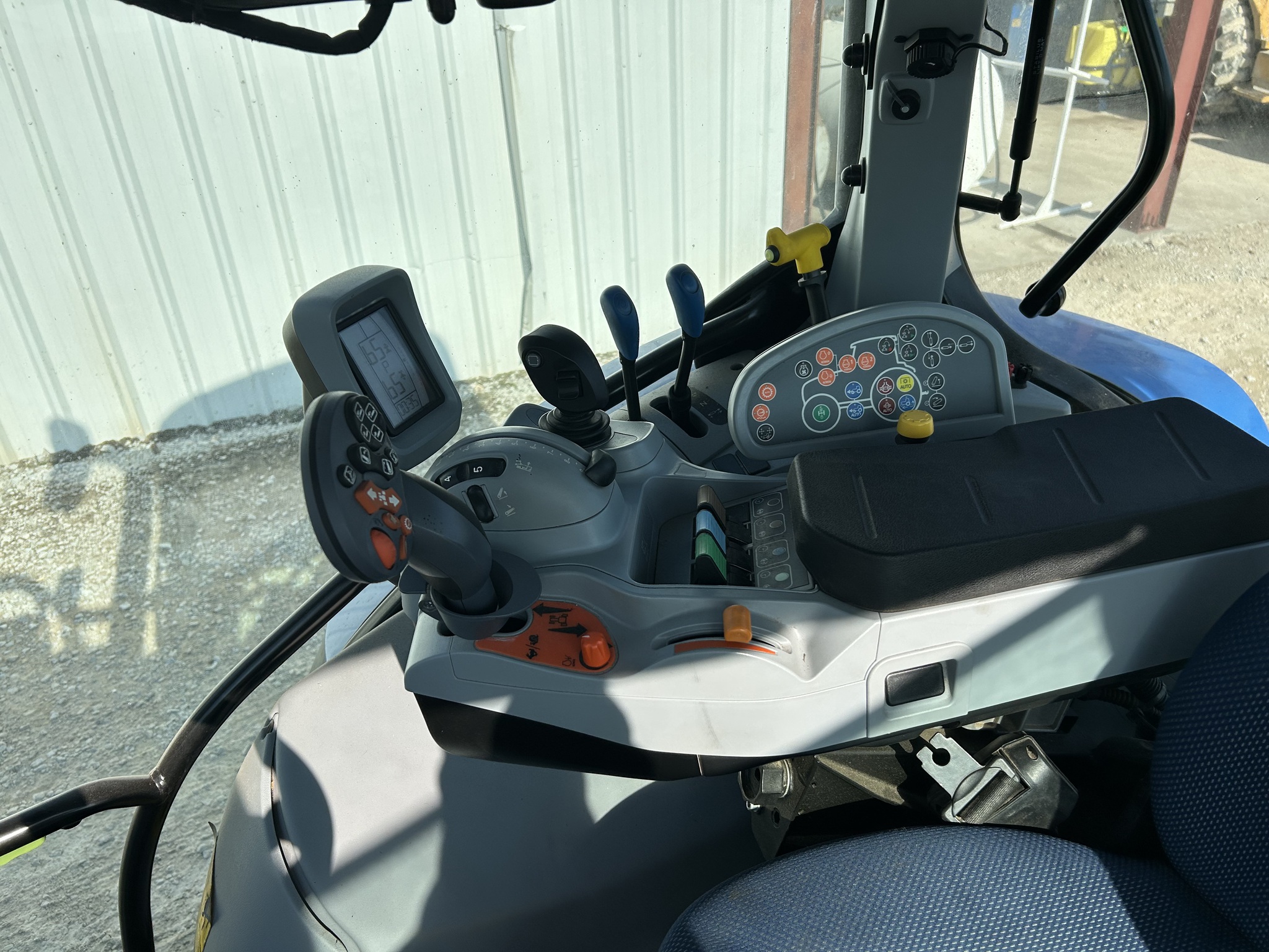  2023 New Holland T5.140 DCT at Heritage Tractor in Harrison, AR