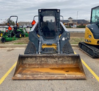 2023 John Deere 333G Photo 1