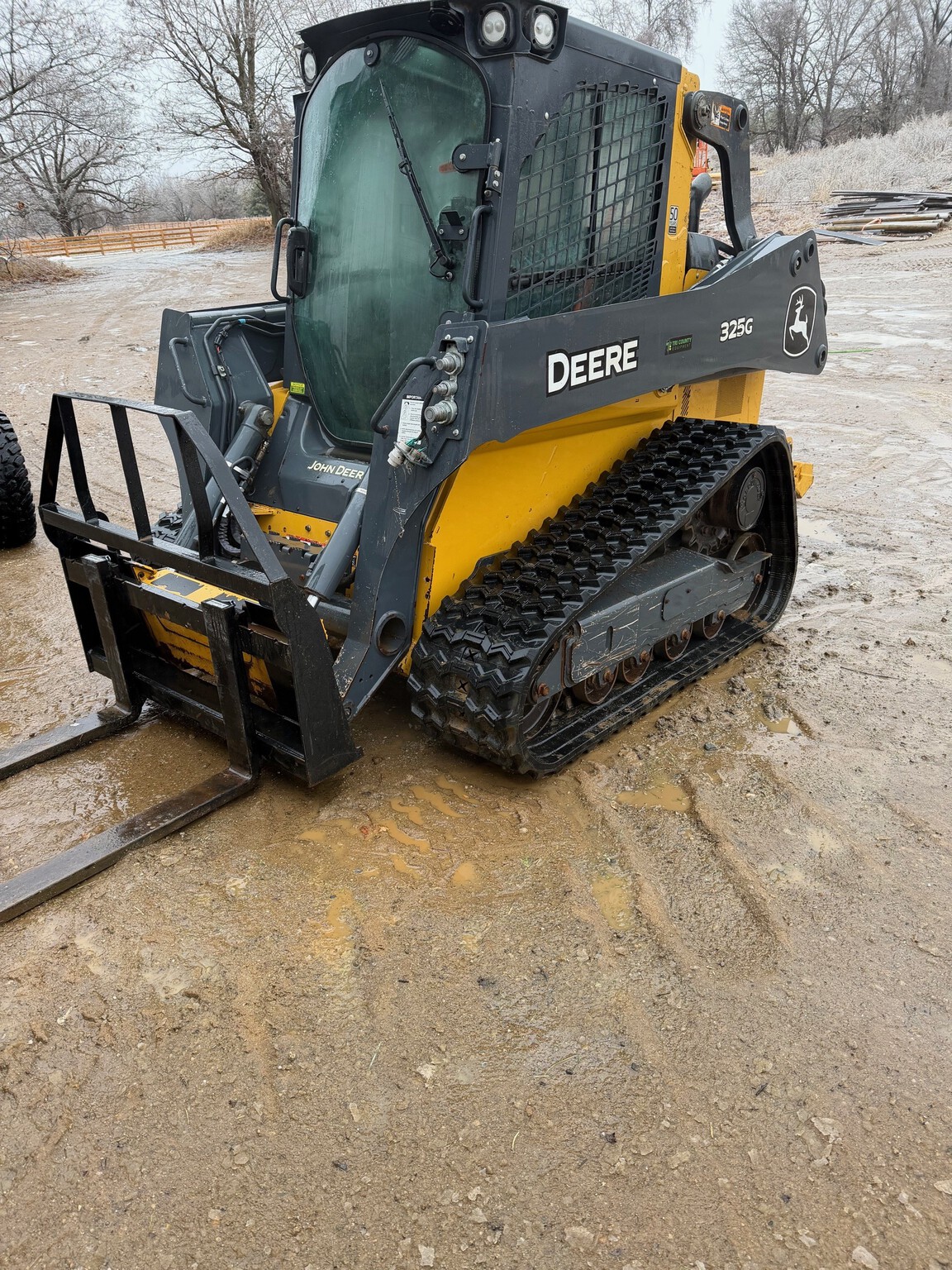 2020 John Deere 325G Image 2