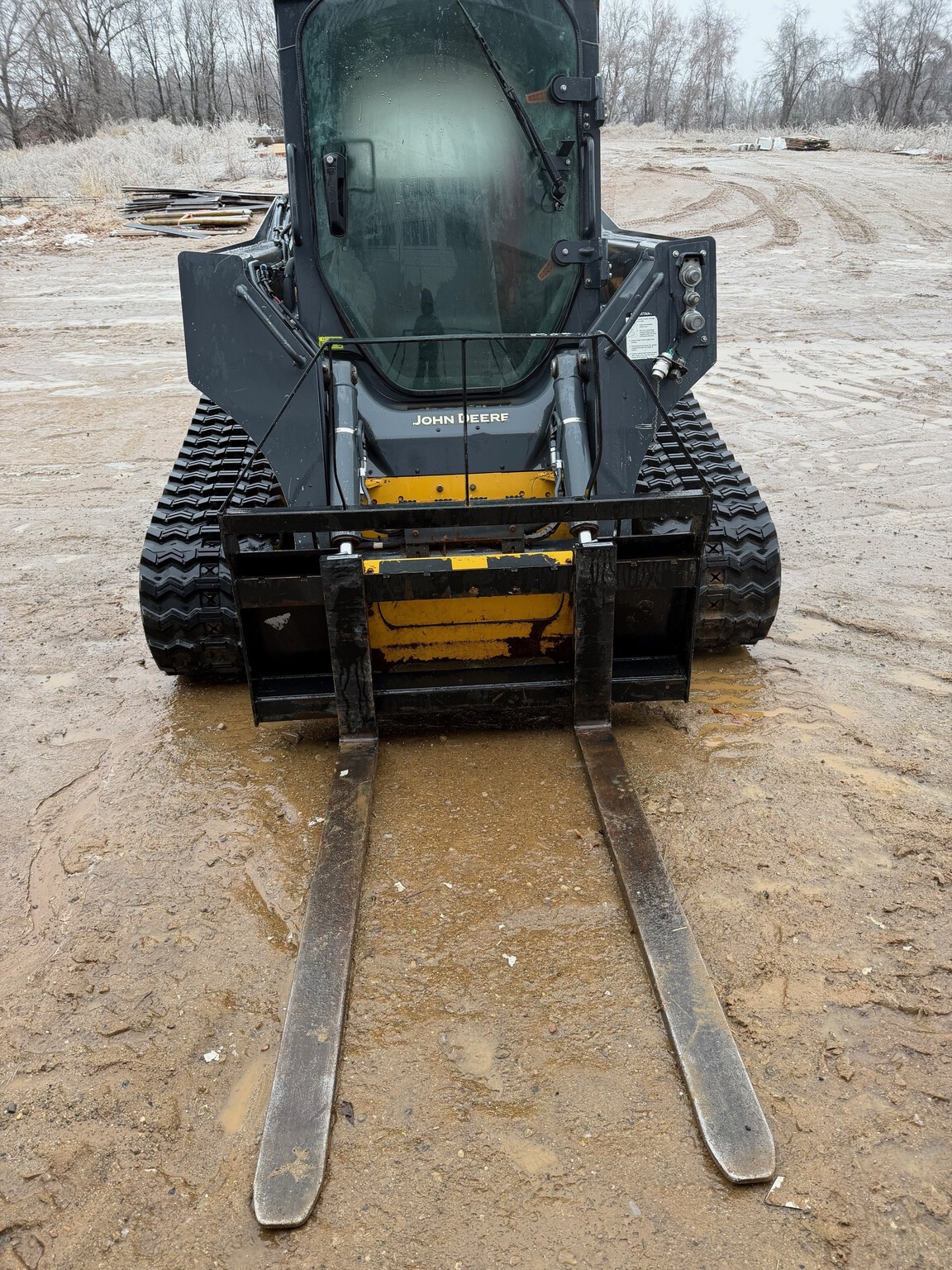 2020 John Deere 325G Image 3