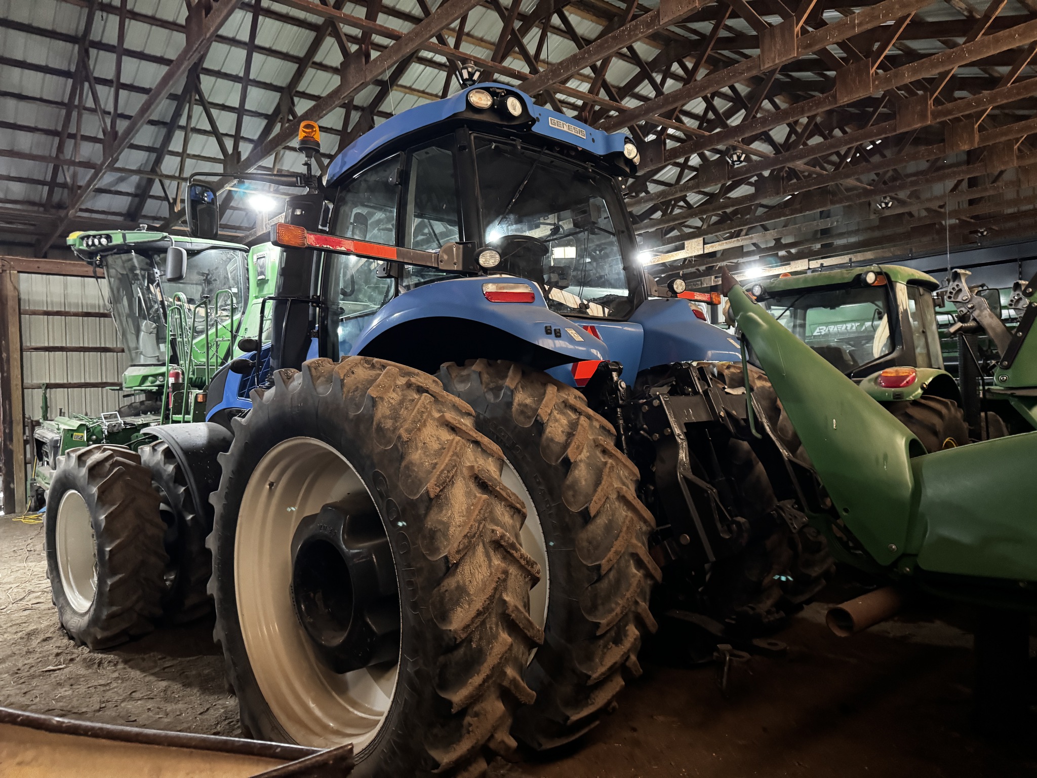 2015 New Holland T8.410 Image 5