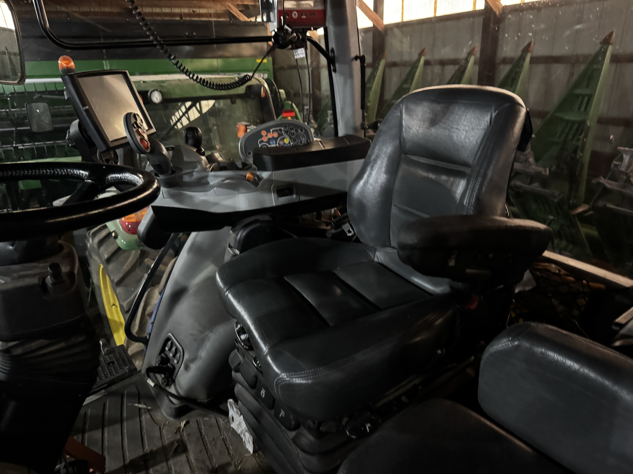2015 New Holland T8.410 Image 7