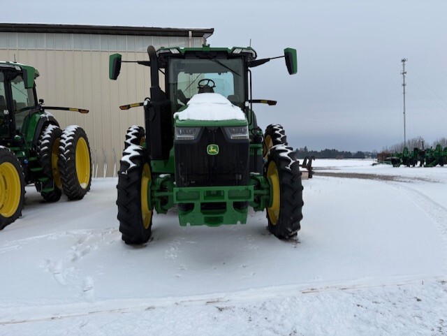 2022 John Deere 8R 250 Image 2