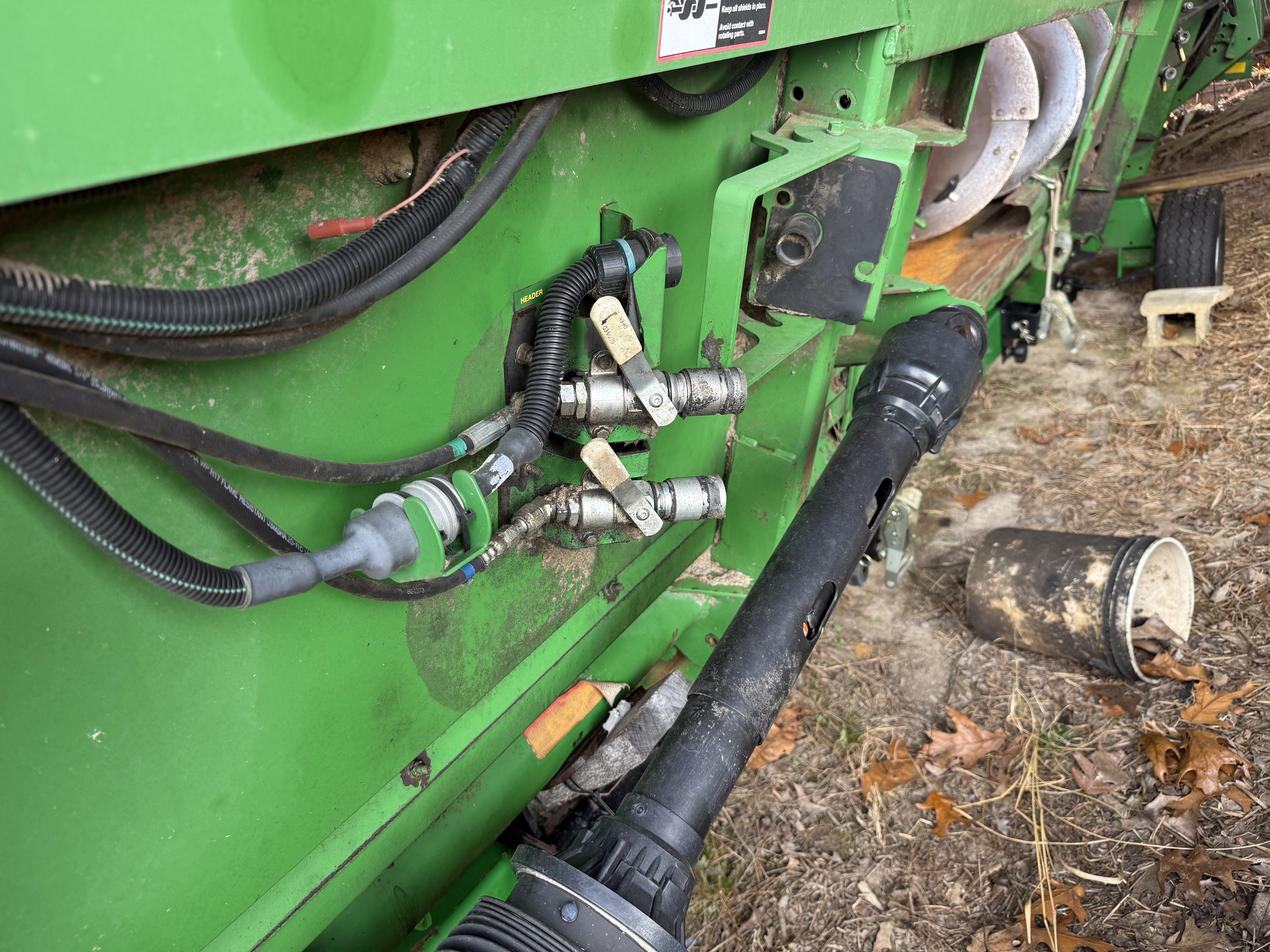 2005 John Deere 622F Image 6