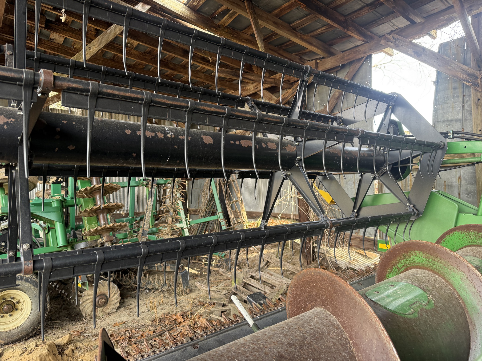 2005 John Deere 622F Image 2