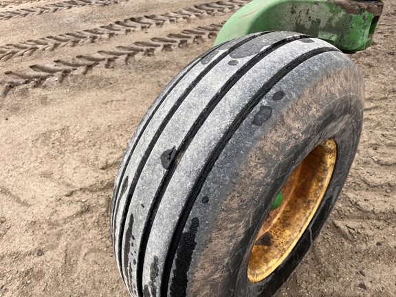 2014 John Deere 2210 - Photo12