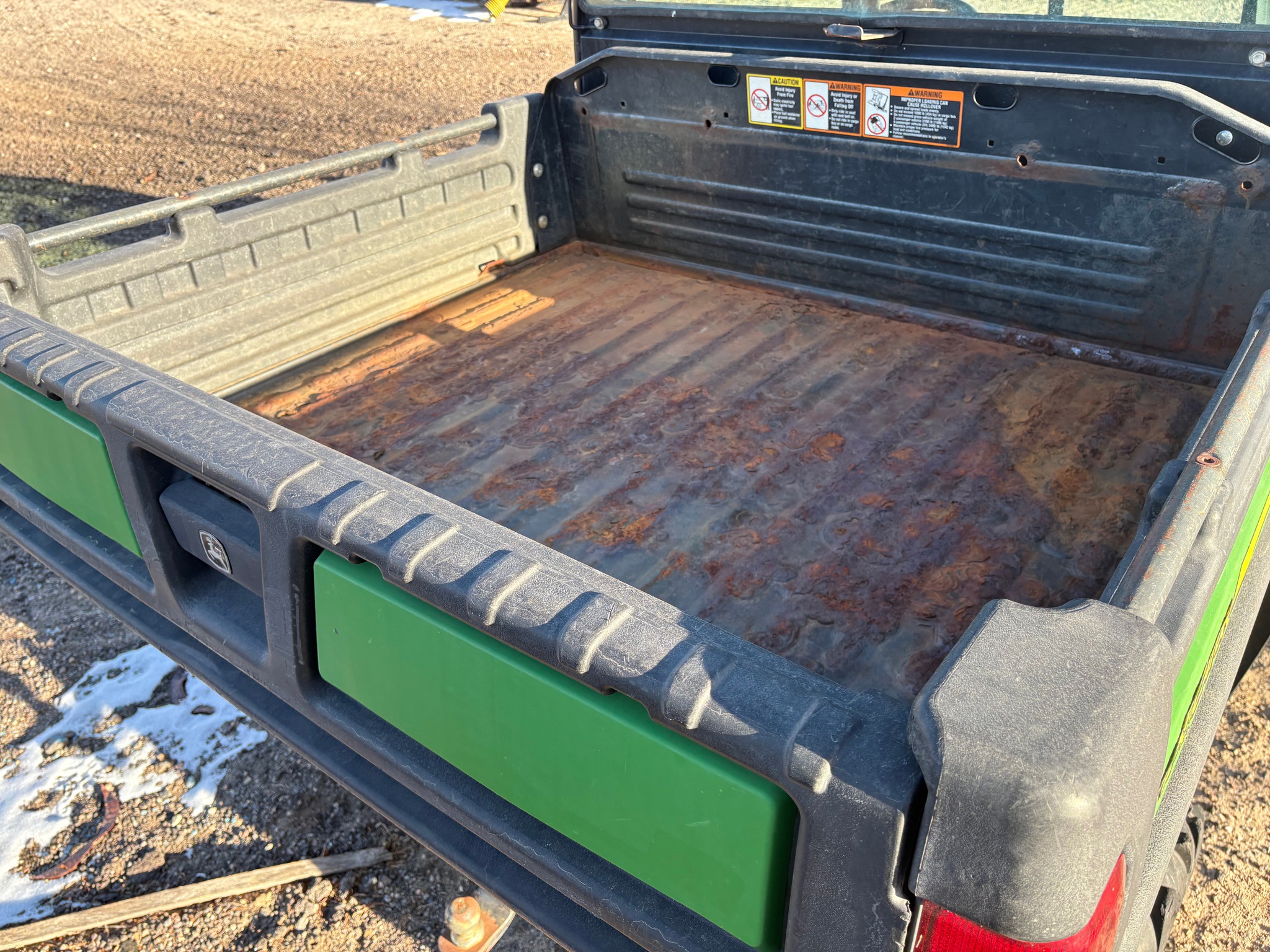 2014 John Deere XUV 625I GREEN Image 12