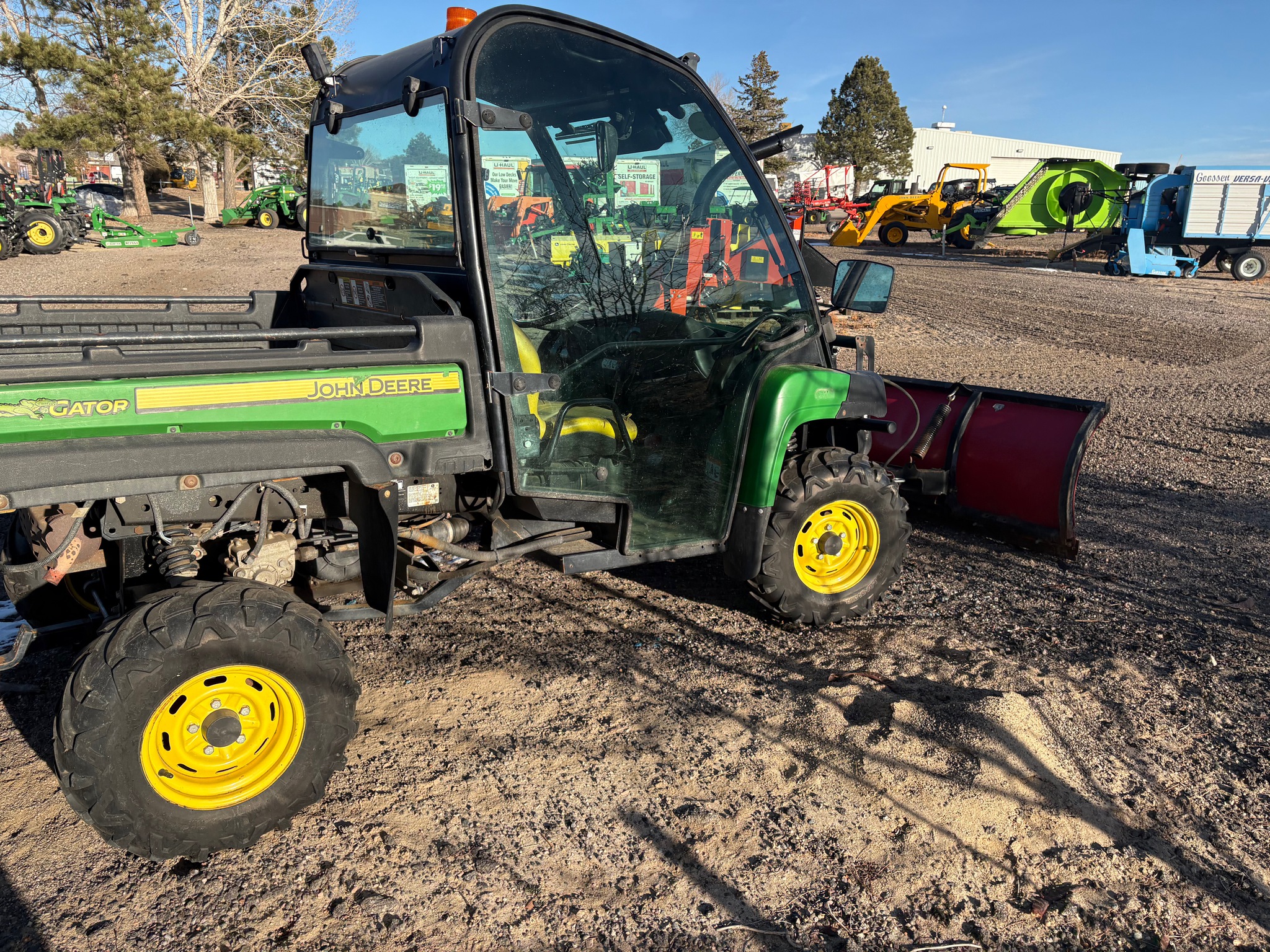 2014 John Deere XUV 625I GREEN Image 4