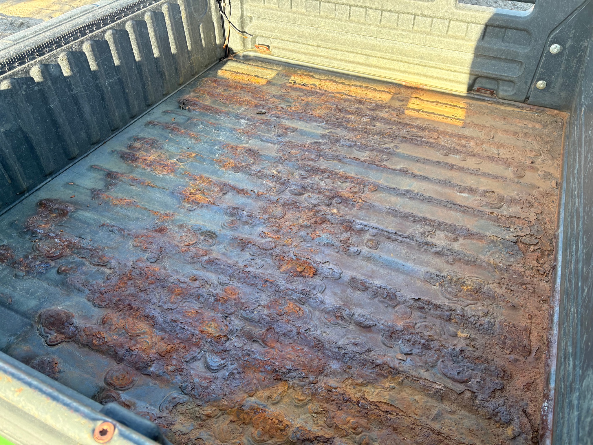 2014 John Deere XUV 625I GREEN Image 13