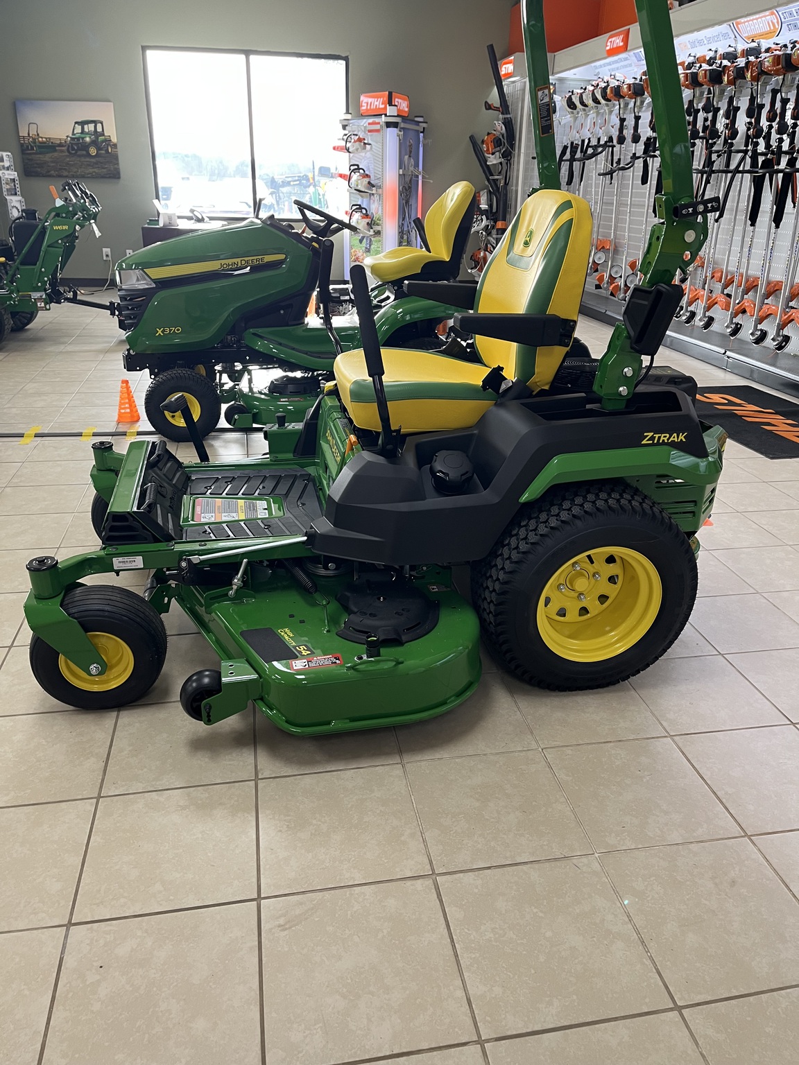2026 John Deere Z545R Image 4