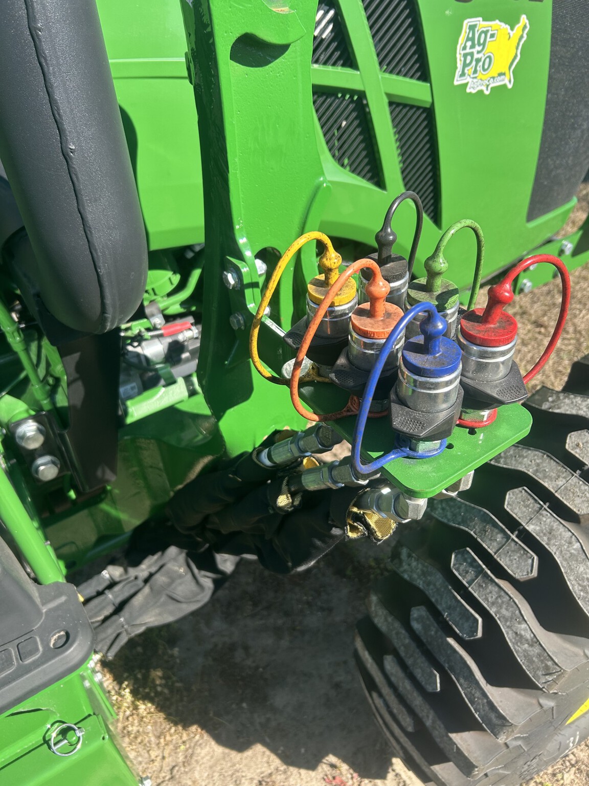 2024 John Deere 5075E Image 4