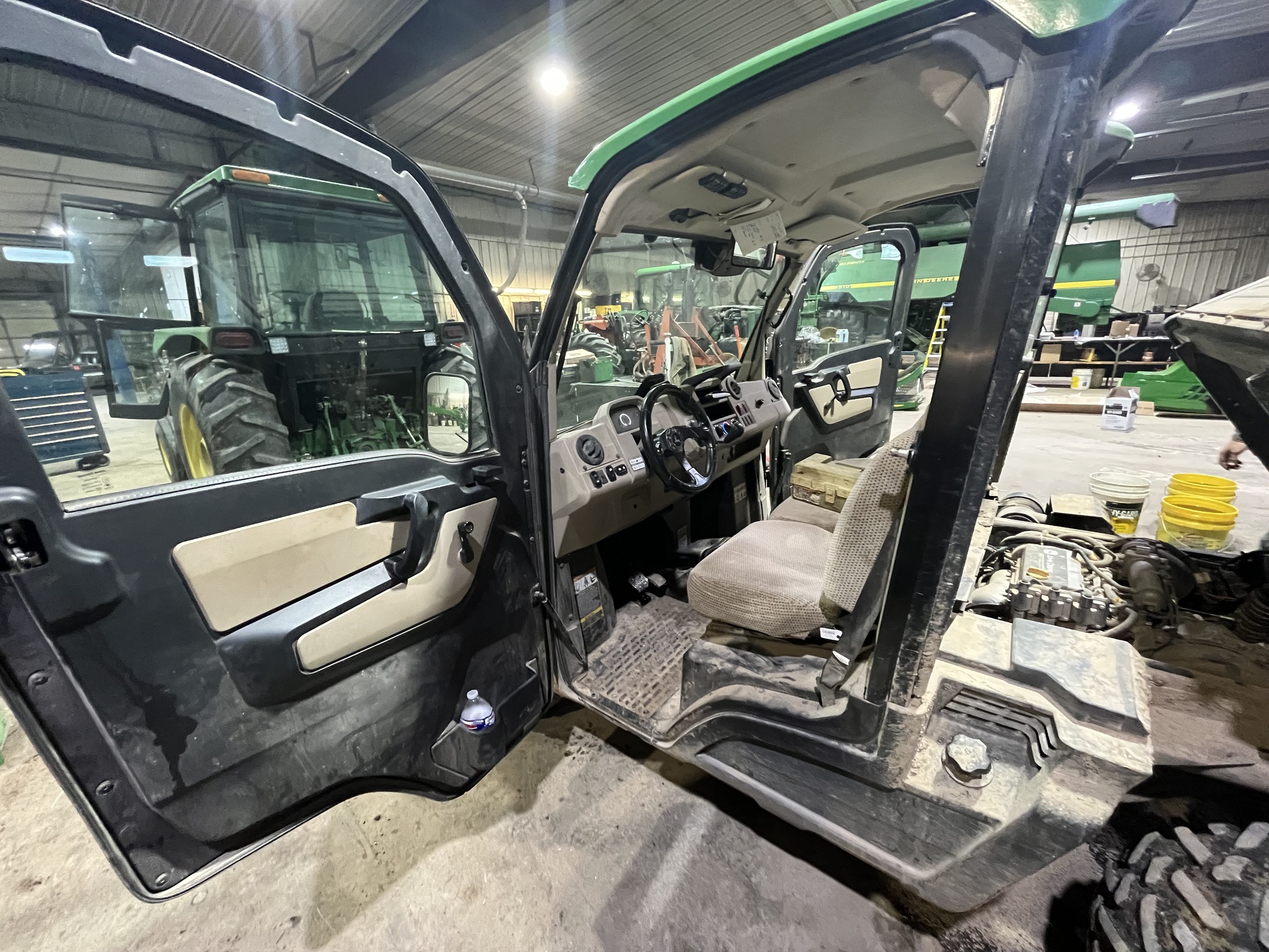  2021 John Deere XUV 835R at Heritage Tractor in Lockwood, MO
