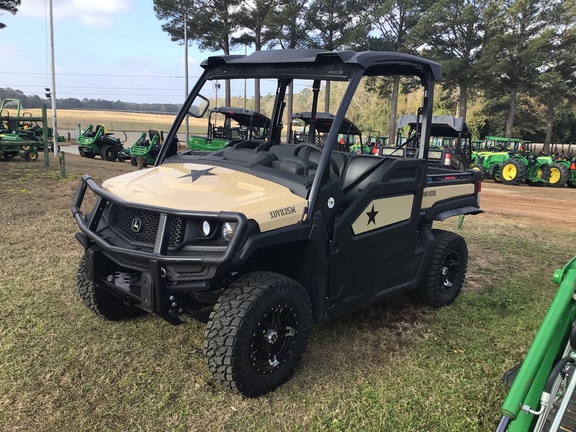 2022 John Deere XUV 835M Photo 1