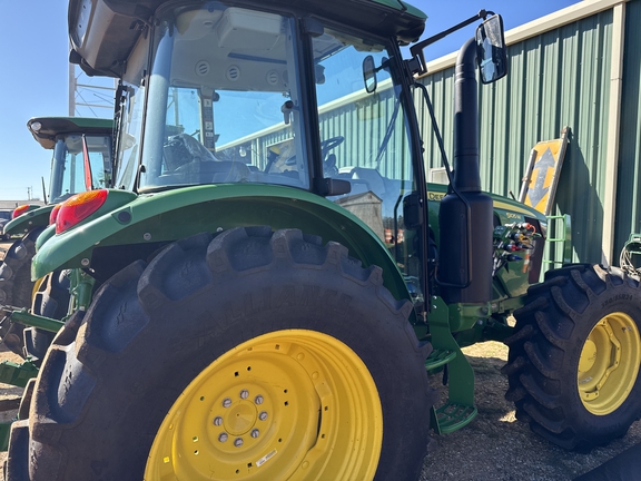 2024 John Deere 5105M Photo 4