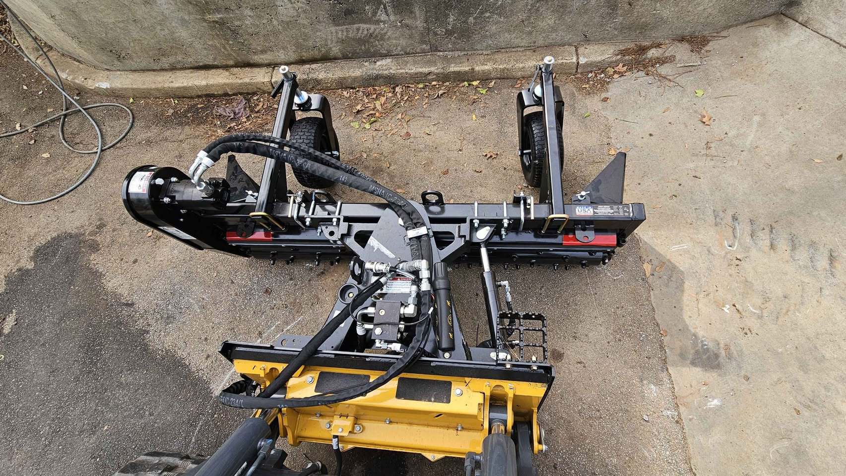 John Deere PR72B 6 FT Power Rake Image 3