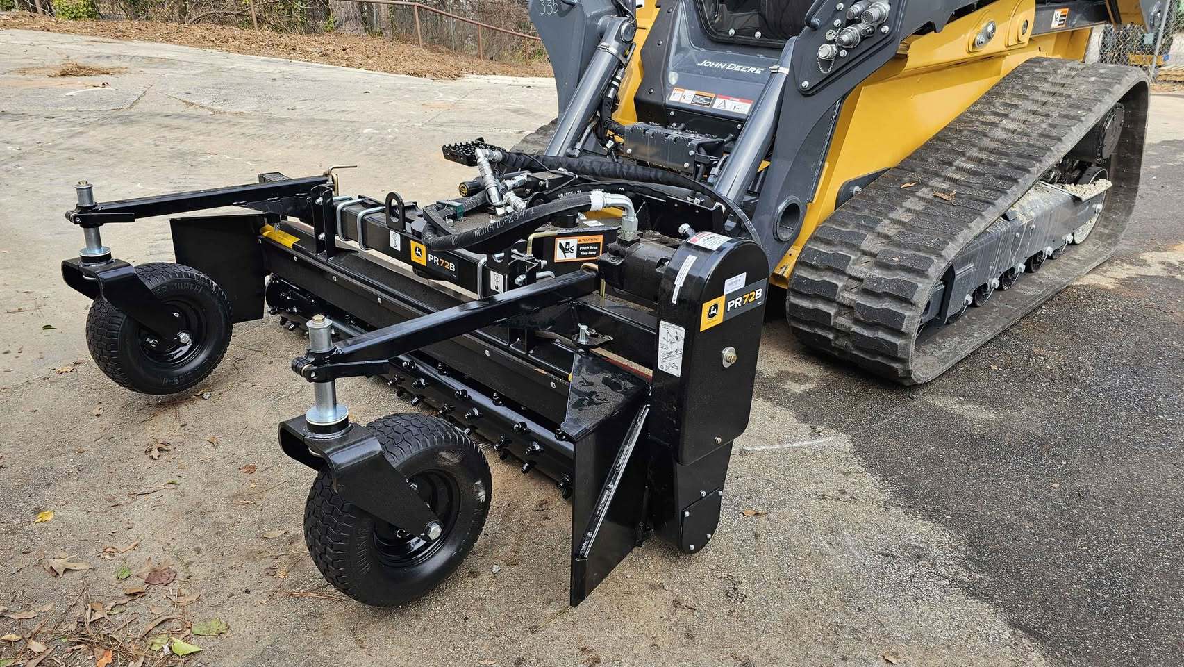 John Deere PR72B 6 FT Power Rake Image 4