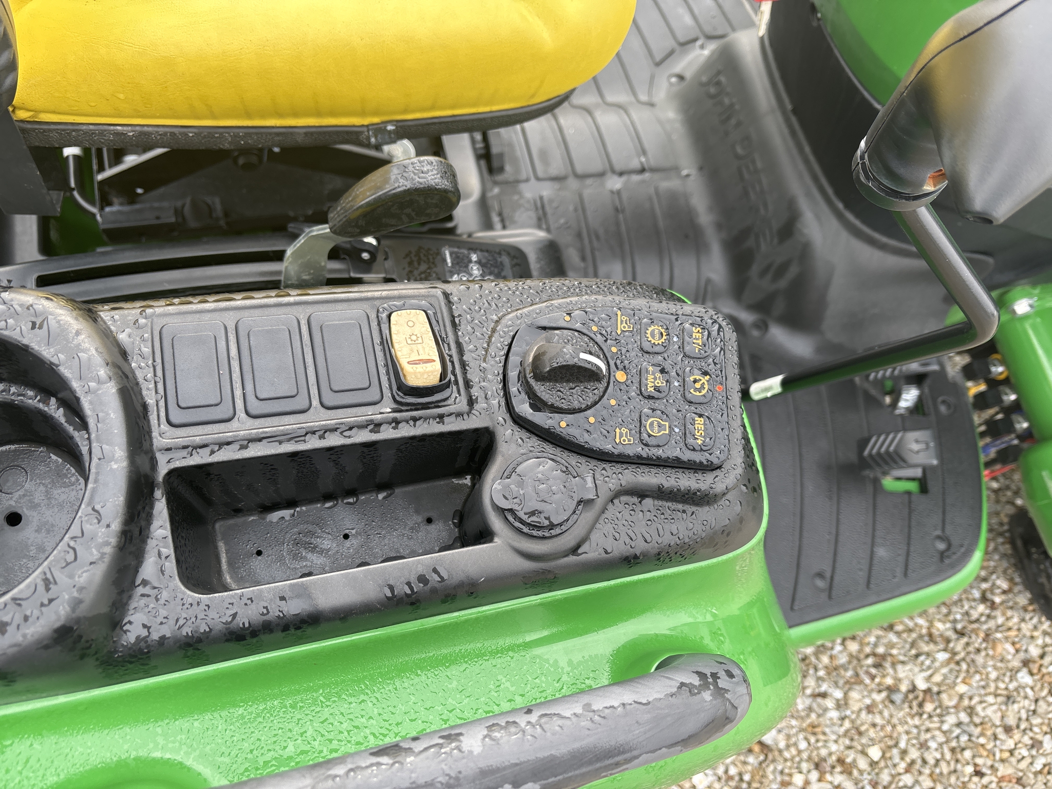 New In-Stock 2024 John Deere 3039R Compact Utility Tractors at Koenig Equipment in Greensburg, IN - PhotoXL14