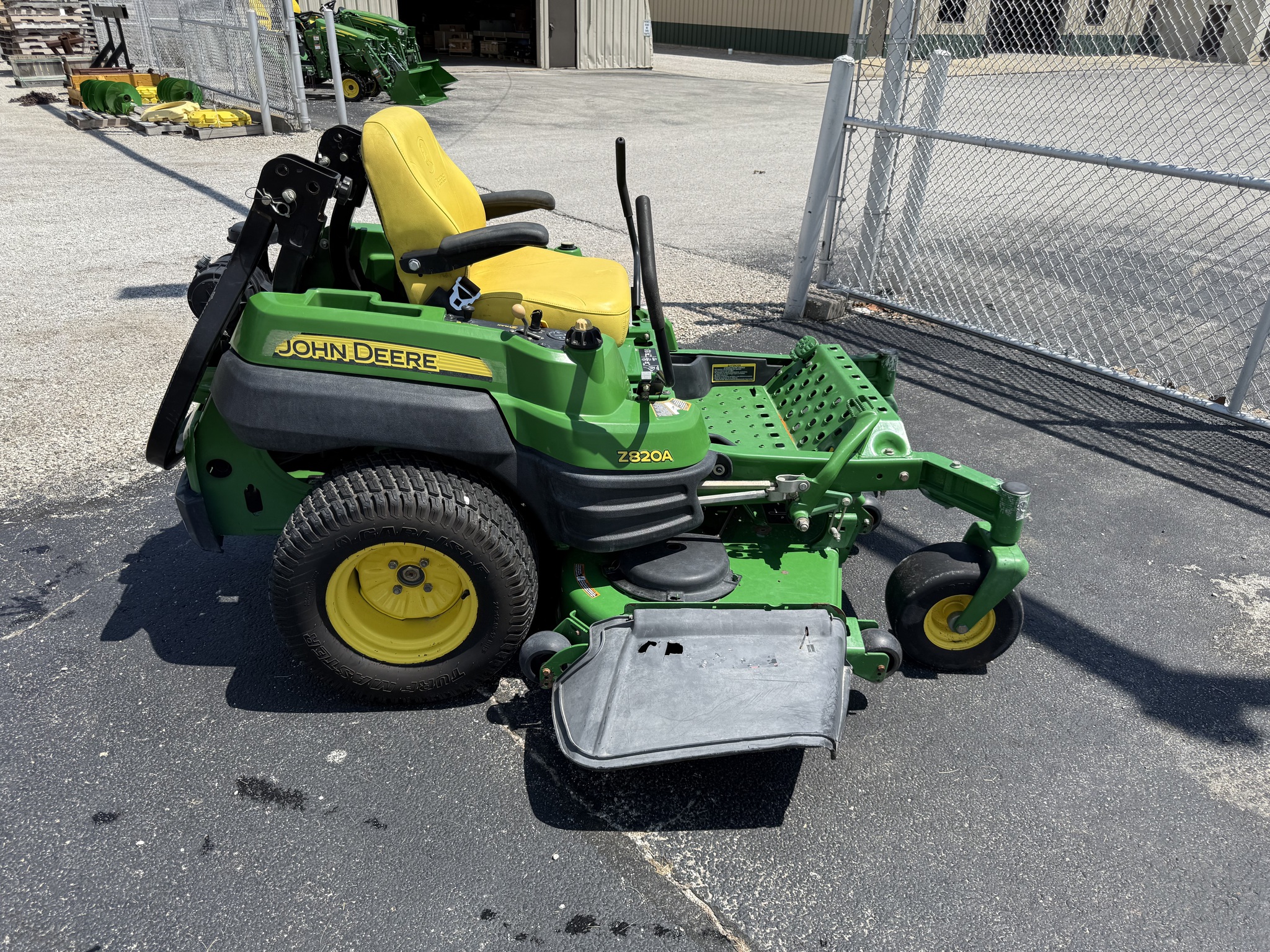 Used John Deere Z820A 667217 for Sale | Heritage Tractor