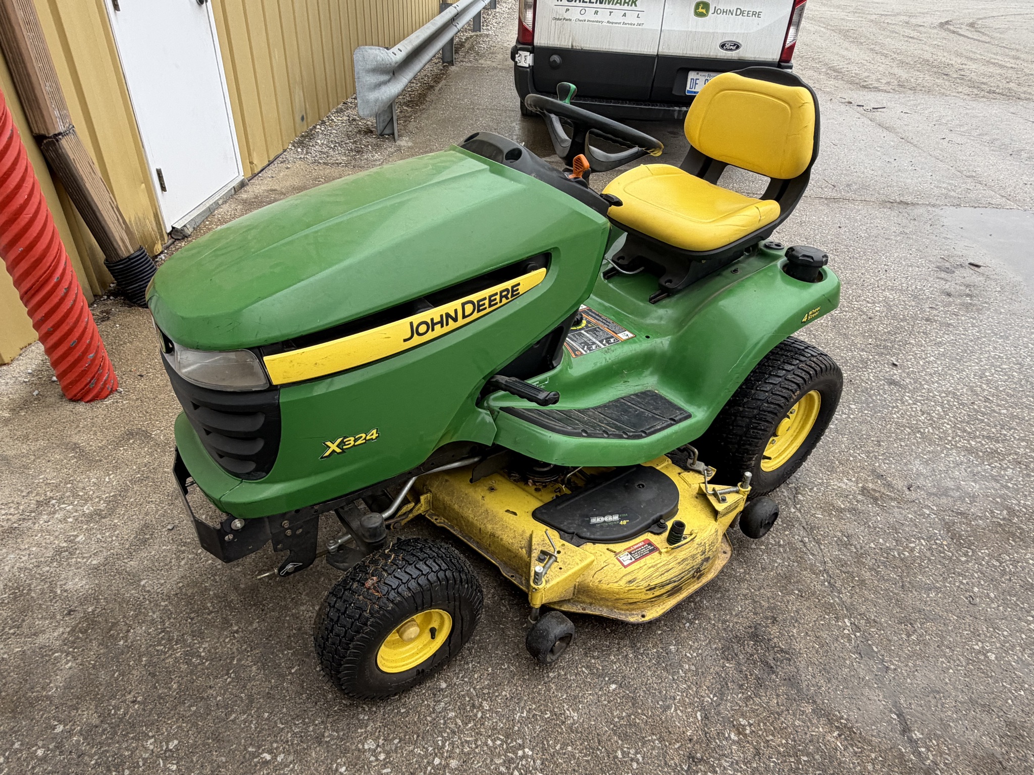 2011 John Deere X324 Image 4