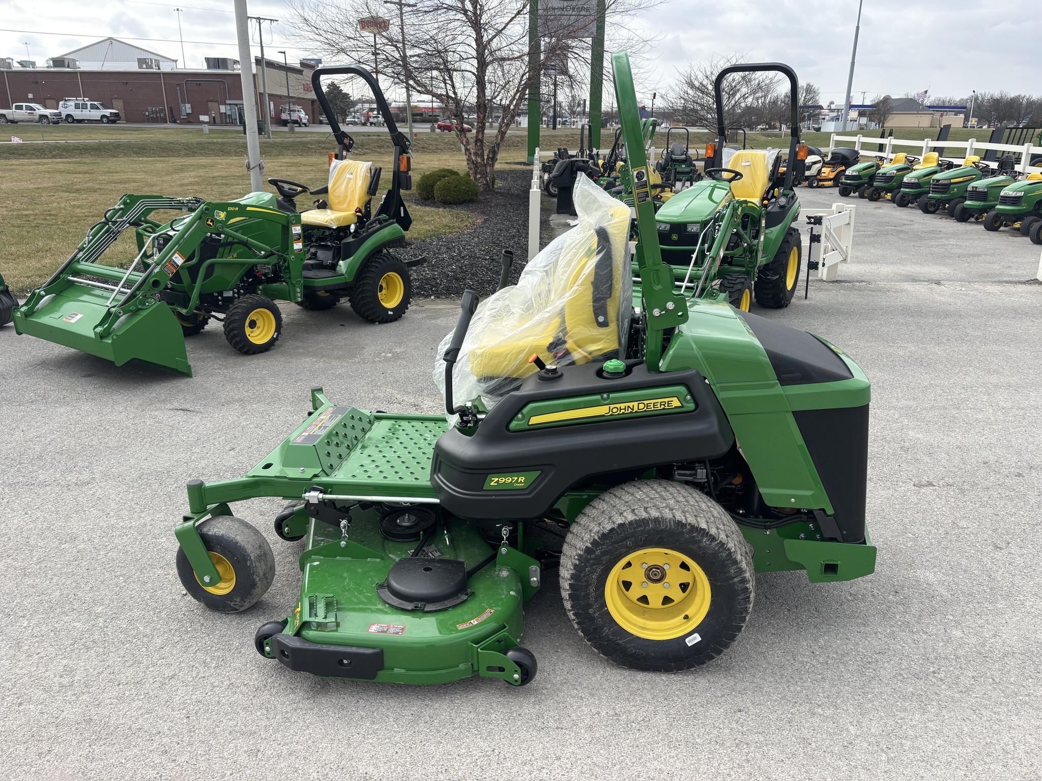 2025 John Deere Z997R Image 3
