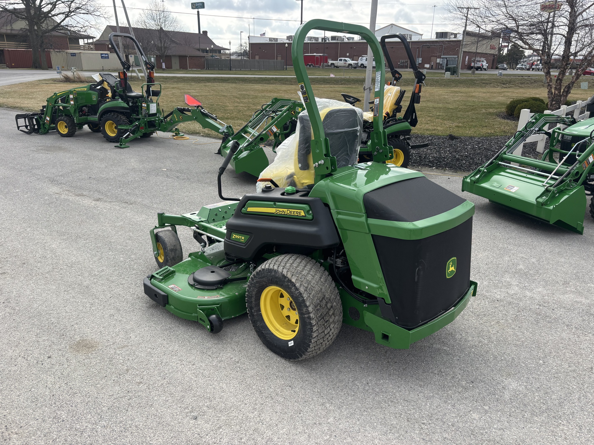 2025 John Deere Z997R Image 4