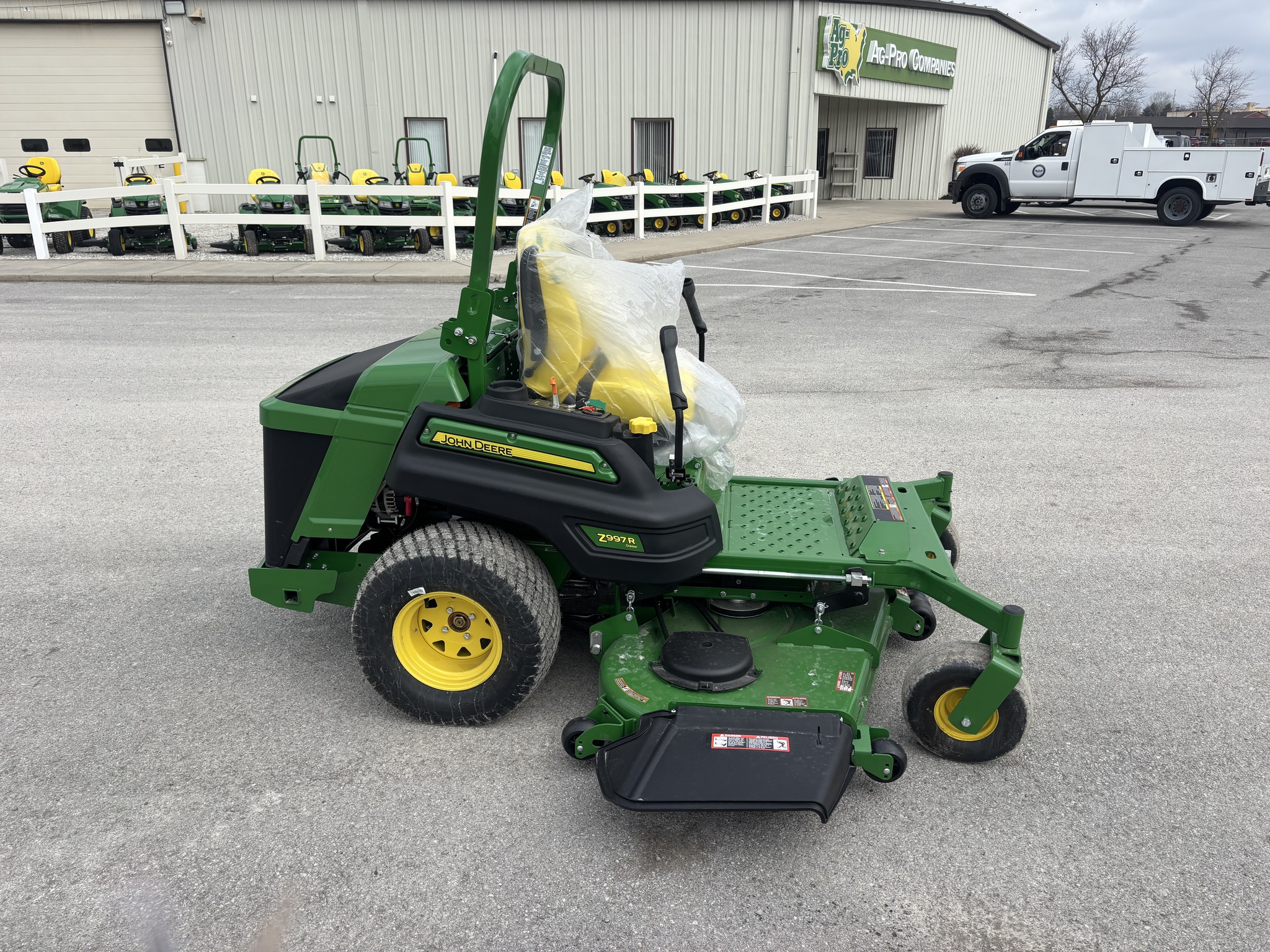 2025 John Deere Z997R Image 7