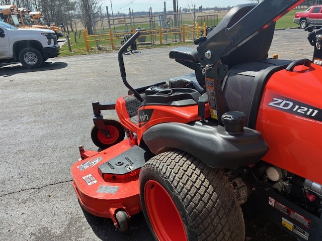Used 2024 Kubota ZD1211 Zero Turn Mowers at Koenig Equipment in Greensburg, IN - PhotoXL7
