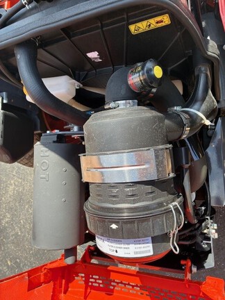 Used 2024 Kubota ZD1211 Zero Turn Mowers at Koenig Equipment in Greensburg, IN - Photo5