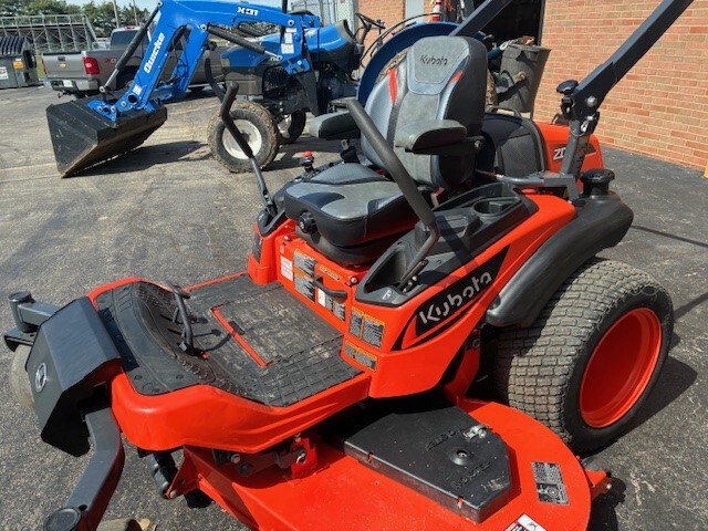 Used 2024 Kubota ZD1211 Zero Turn Mowers at Koenig Equipment in Greensburg, IN - PhotoXL3