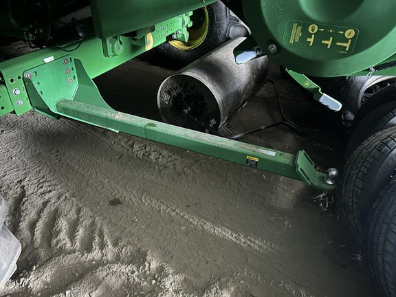 Used 2016 John Deere S690 Combines at Horizon Ag & Turf in Edmonton West, AB - Photo4