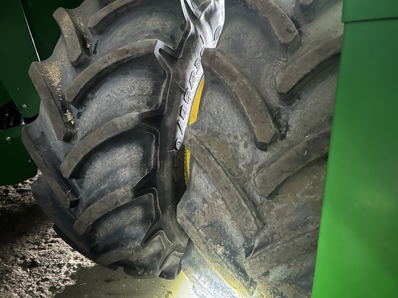 Used 2016 John Deere S690 Combines at Horizon Ag & Turf in Edmonton West, AB - Photo24