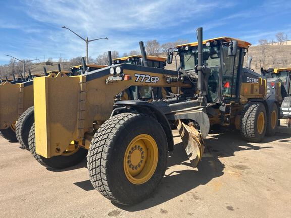Photo of a 2018 John Deere 772G