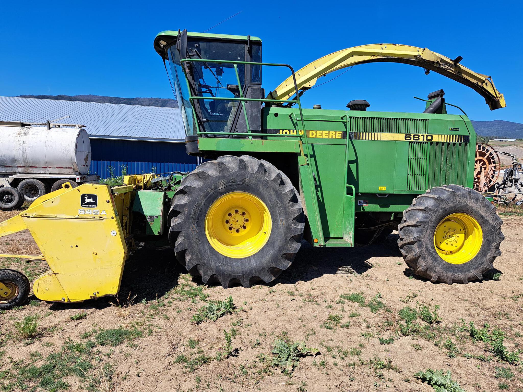 1993 John Deere 6810 Image 4
