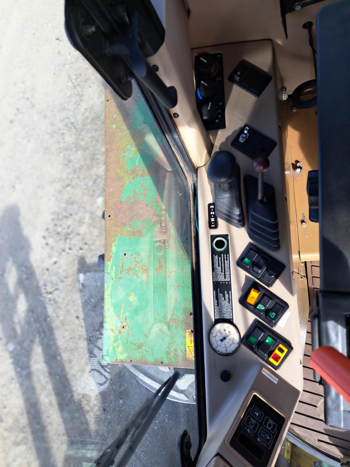 1993 John Deere 6810 Image 9