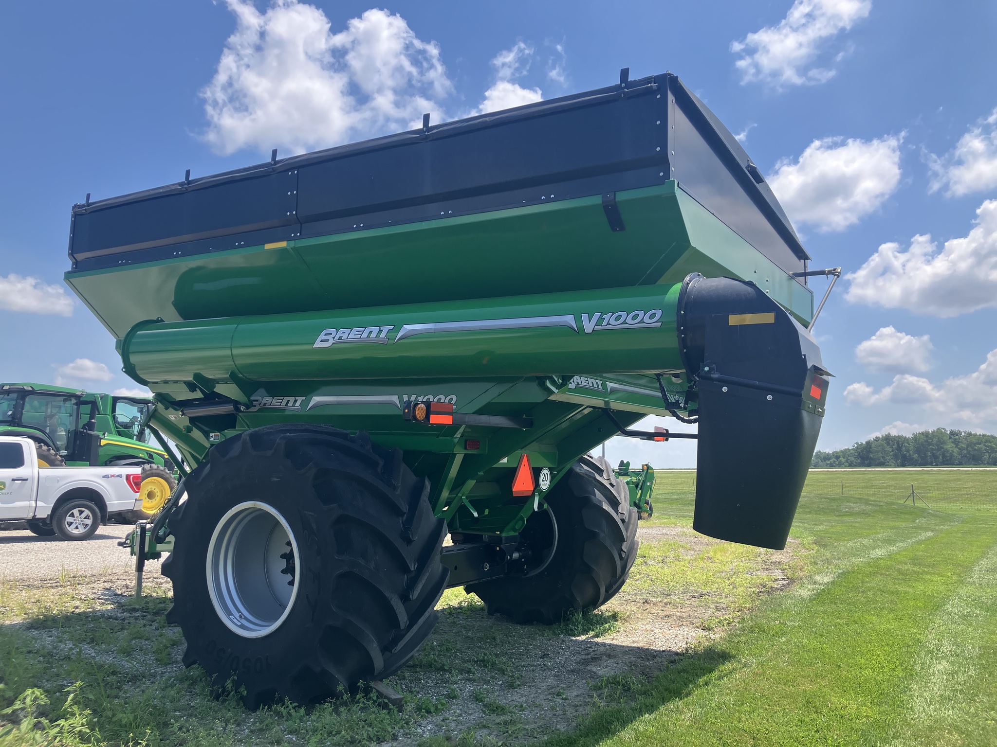 Used 2023 Brent V1000 Grain Carts at Koenig Equipment in Greensburg, IN - PhotoXL5
