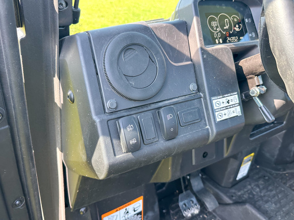 2025 John-Deere XUV 875M HVAC Cab Diesel