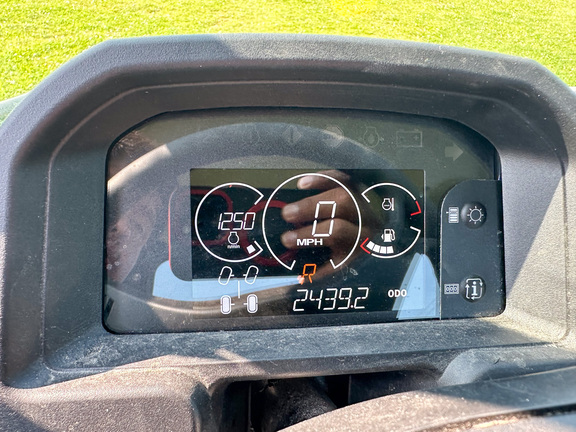 2025 John-Deere XUV 875M HVAC Cab Diesel