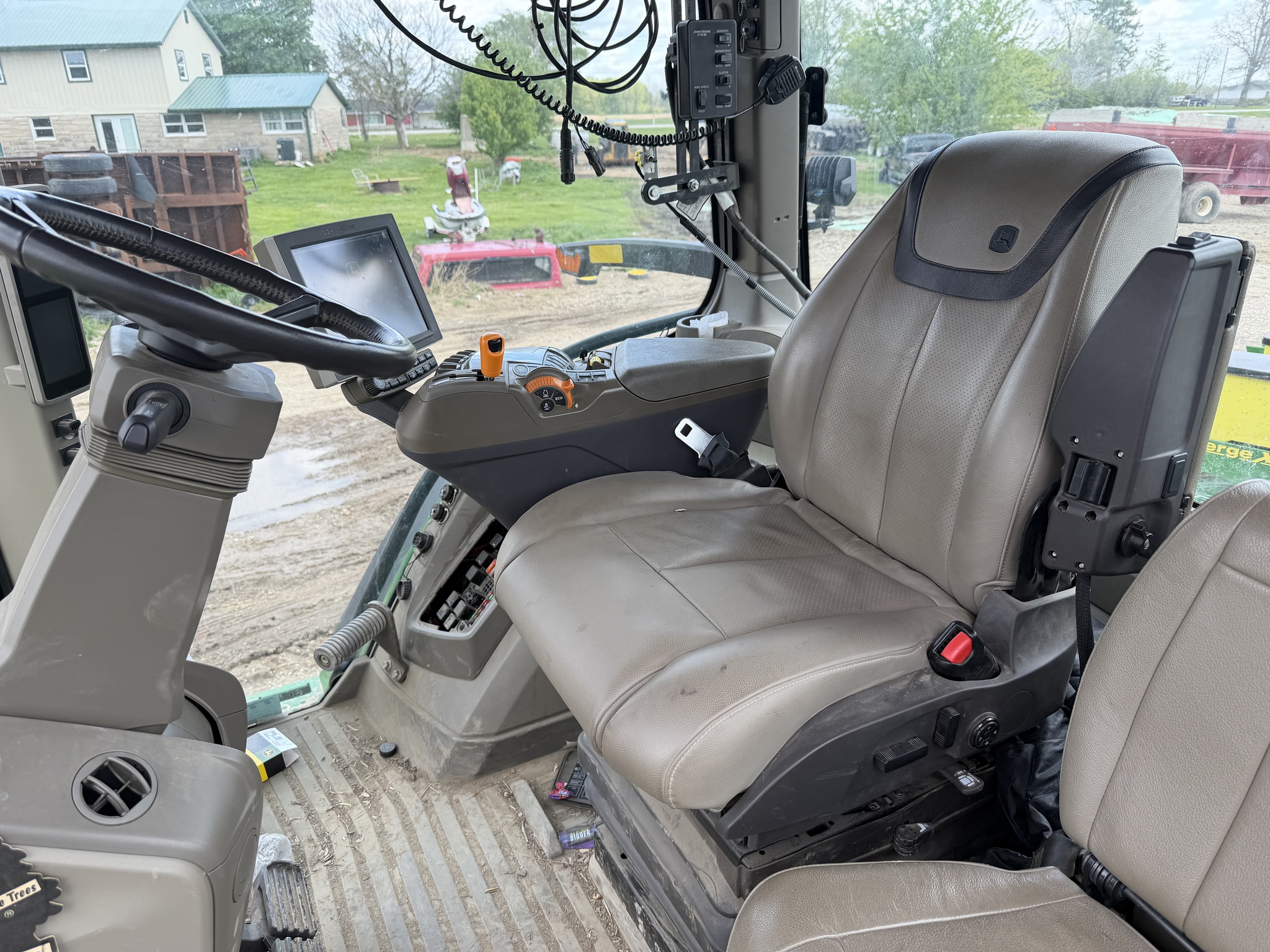 2020 John Deere 8R 230 Image 6