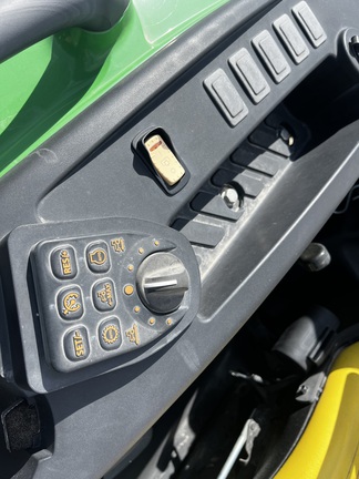 2024 John Deere 4044R (6th thumbnail)
