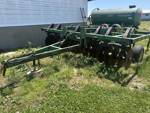 Photo of 1984 John Deere 712